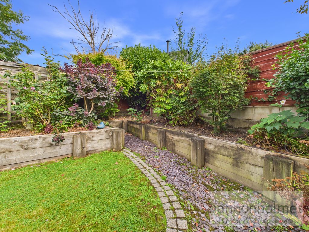 Property photo 3 of 19 Cam05283G0-Pr0227-Still003