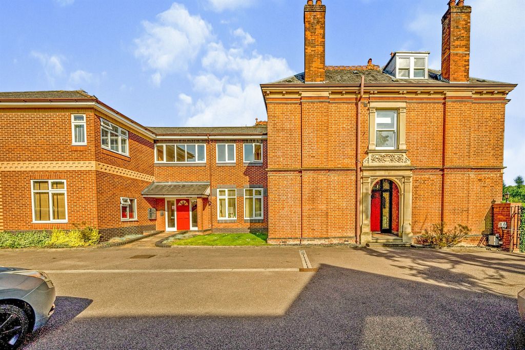 Property photo 1 of 8 Front