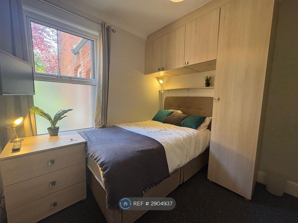 Property photo 1 of 10 Room 2