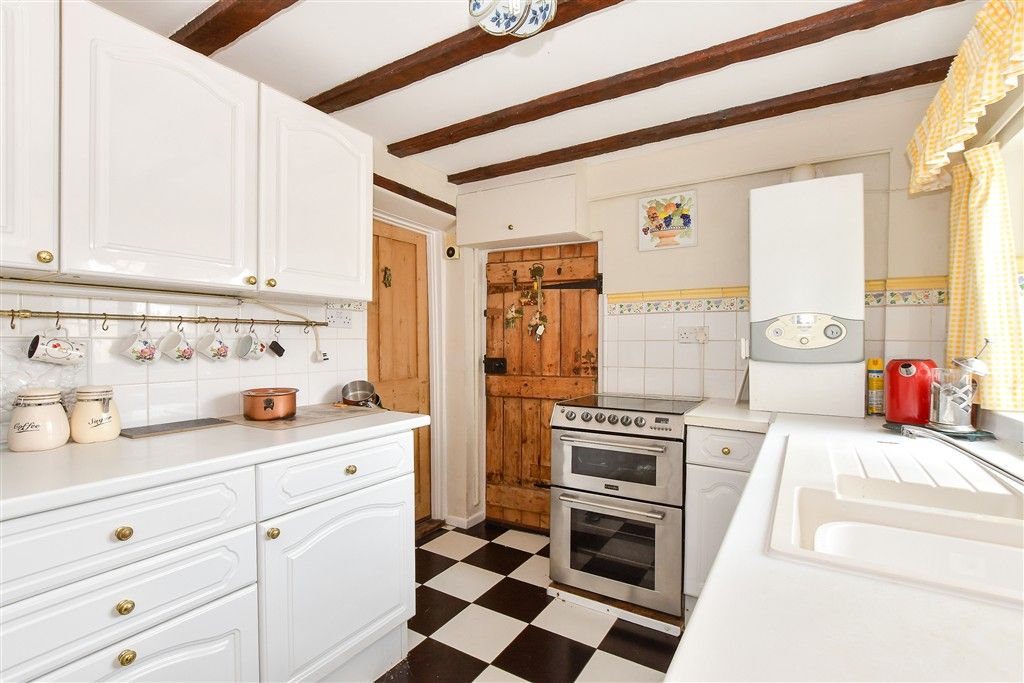 Property photo 3 of 16 Kitchen