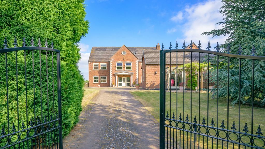 Property photo 1 of 36