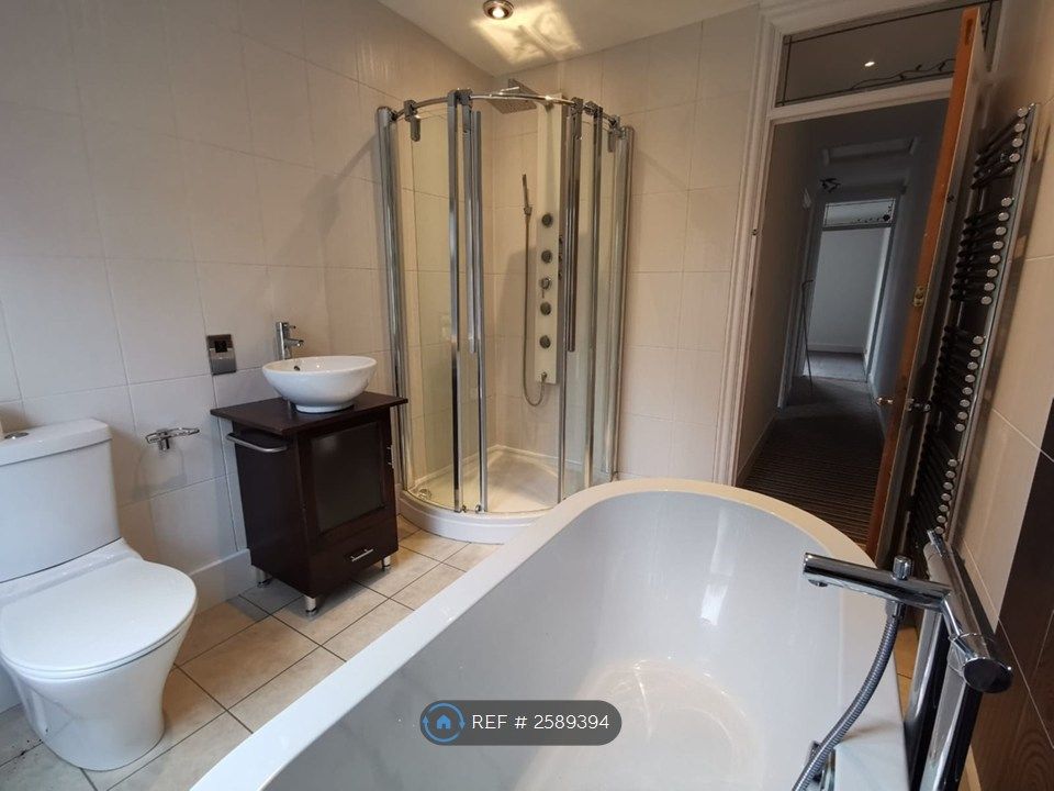 Property photo 2 of 15 Bathroom