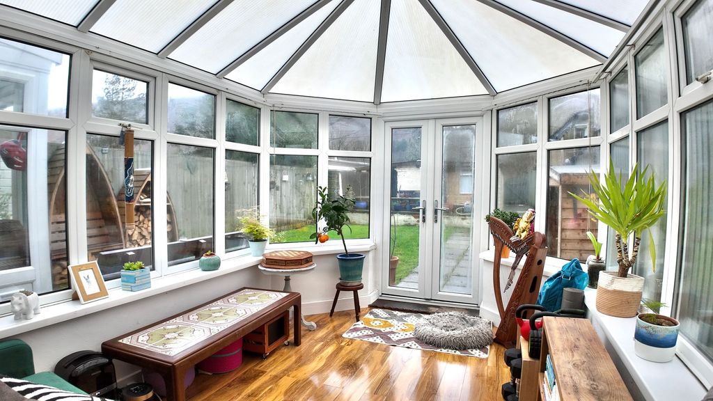 Property photo 3 of 34