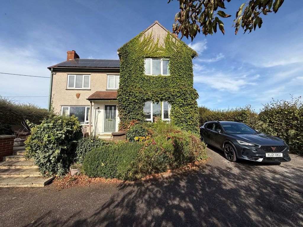 Property photo 3 of 18 External