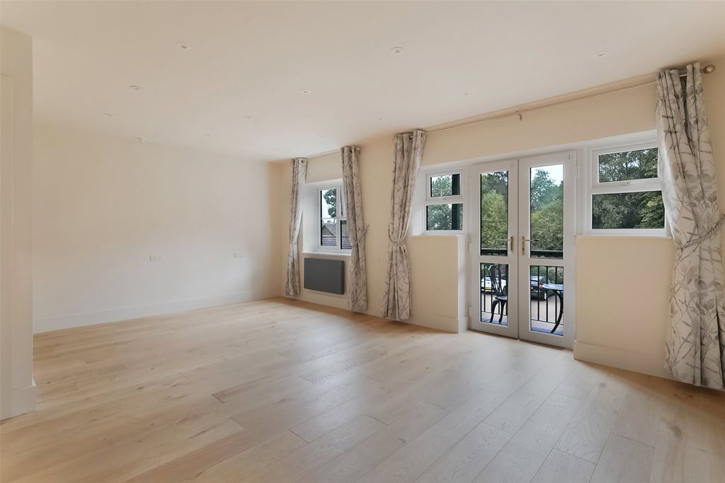 Property photo 3 of 16 Picture No. 06
