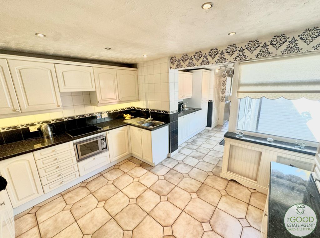 Property photo 2 of 24