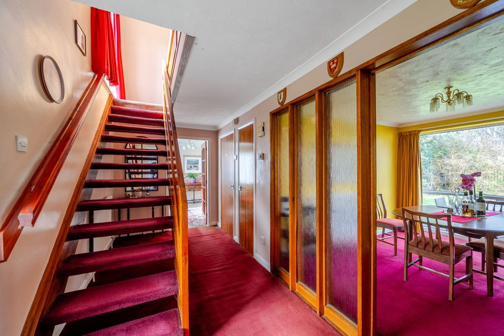 Property photo 3 of 12 1423611-13-69A984d296Fb4