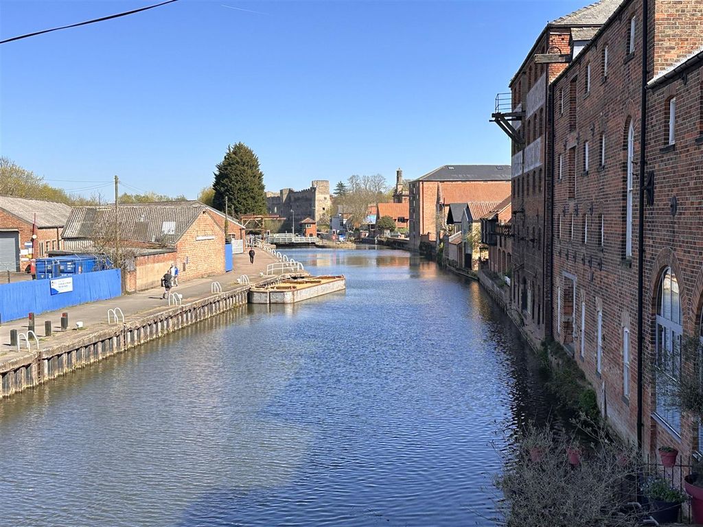 Property photo 3 of 20 Wonderful Riverside Setting 700