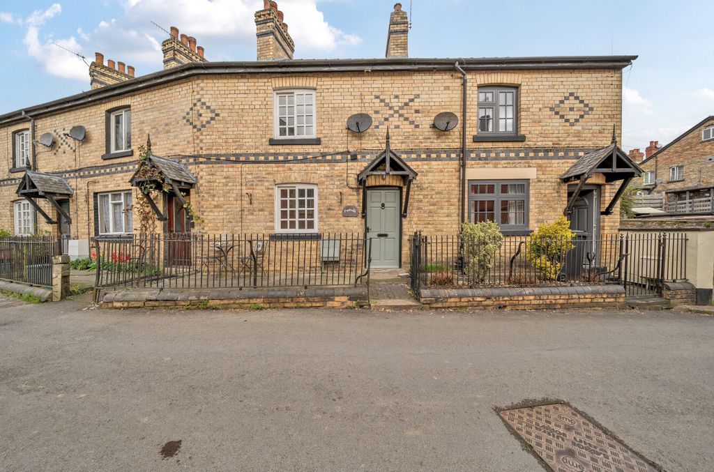 Property photo 1 of 18 1436530-3-69ce2Ca...