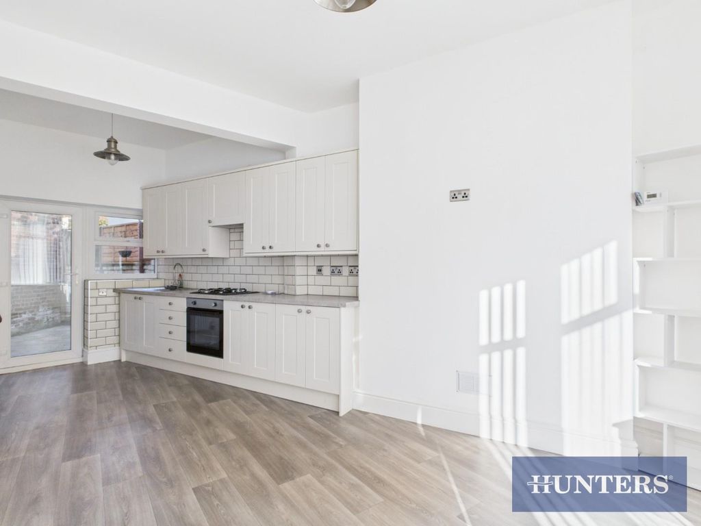 Property photo 2 of 24 Cam05333G0-Pr0277-Still006.Jpg