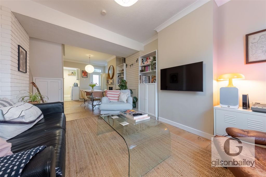 Property photo 2 of 25 Gb-6.Jpg