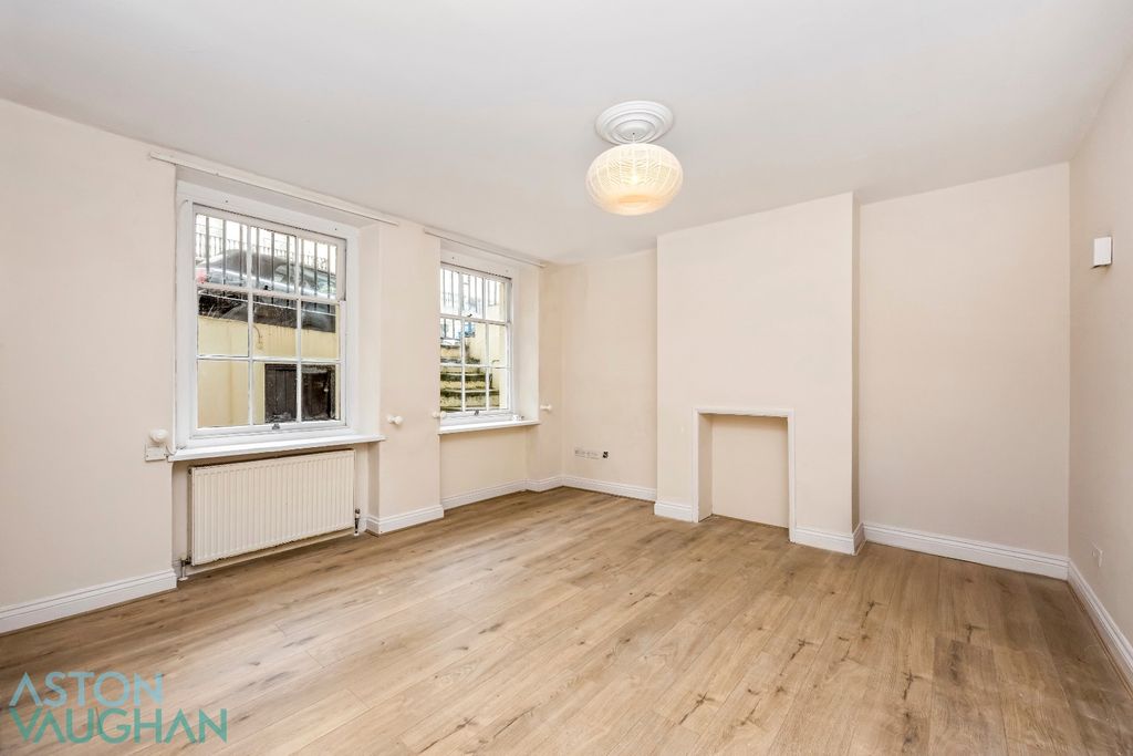Property photo 1 of 11 6111070