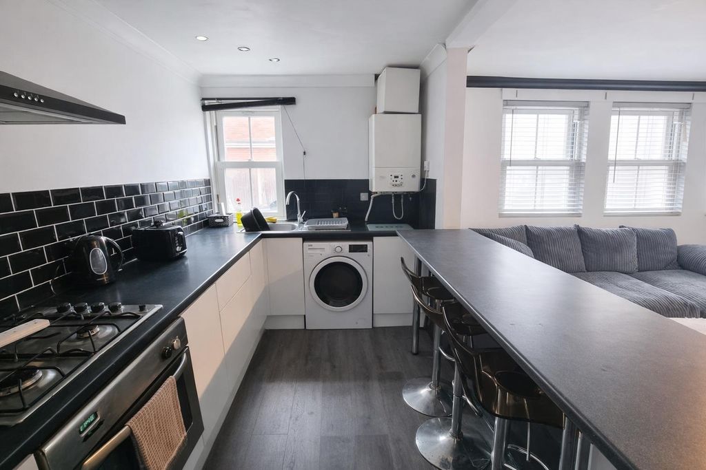 Property photo 2 of 8 Kitchen