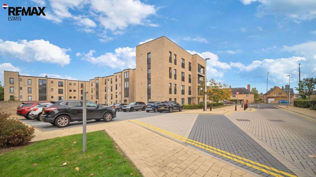 Property photo 1 of 19 Front