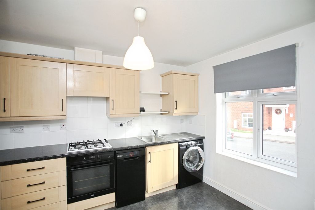 Property photo 3 of 14