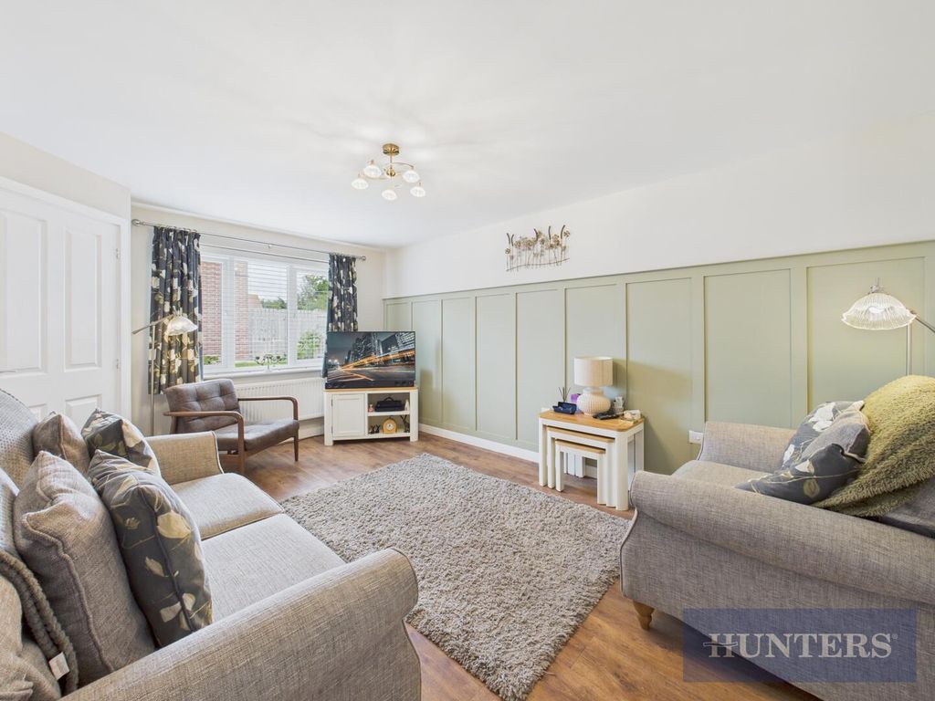 Property photo 2 of 22 Living Room