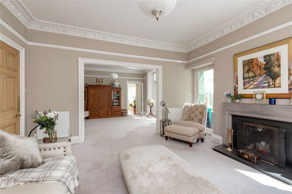 Property photo 3 of 27 Sitting Room