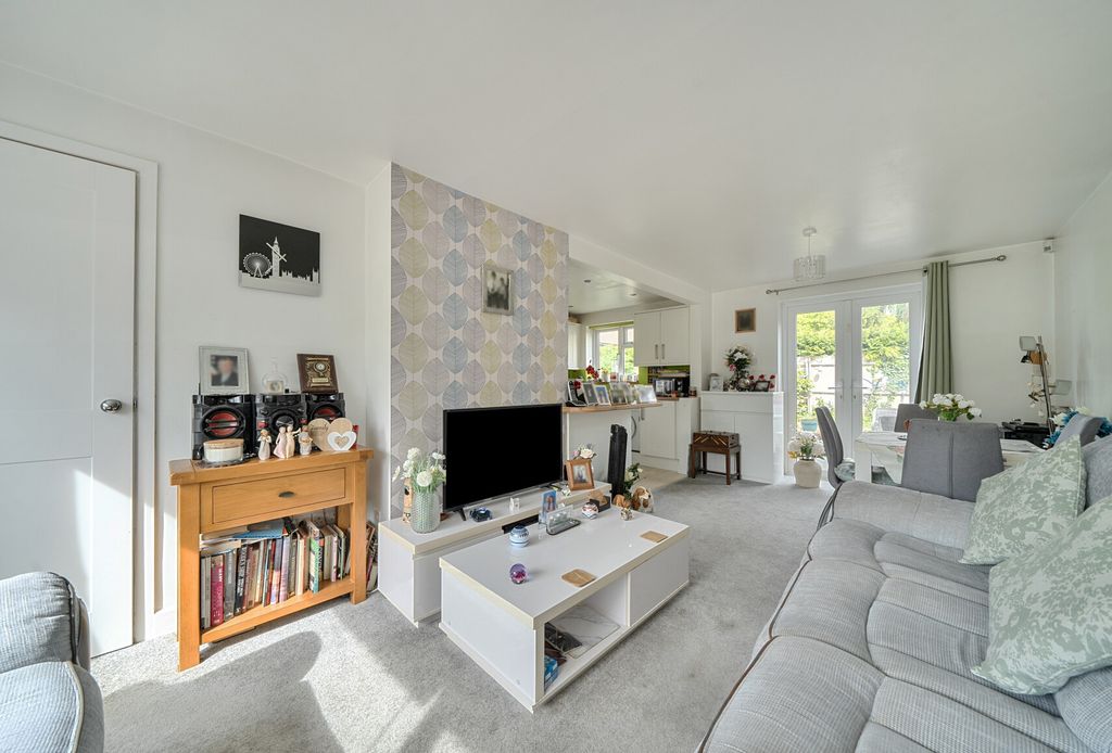 Property photo 2 of 11 1448188-2-69E2188...