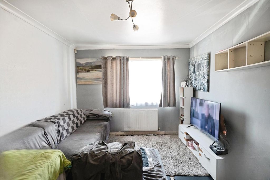 Property photo 2 of 7 Pbox-Img.Jpg