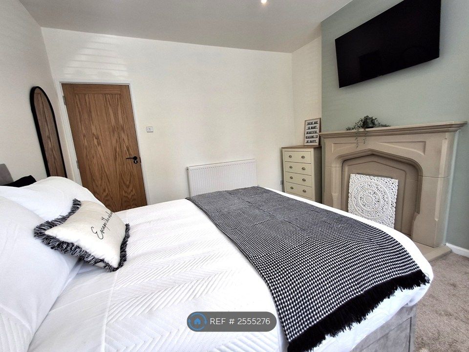 Property photo 3 of 16 Bedroom 1