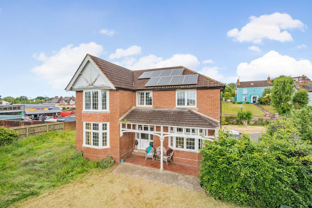Property photo 1 of 17
