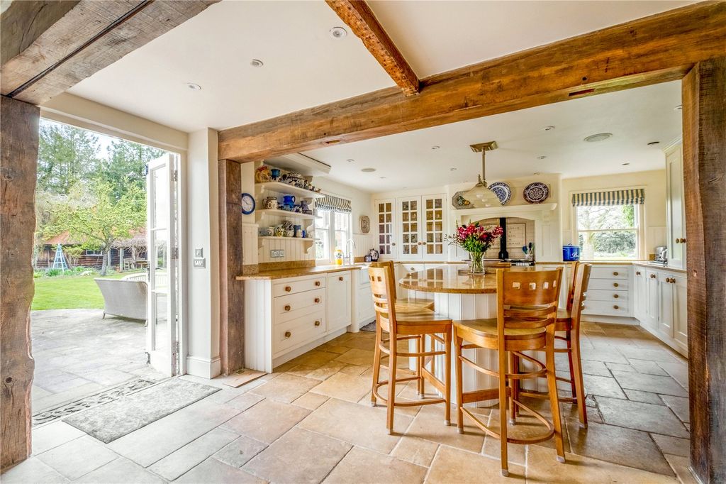 Property photo 3 of 21 Kitchen/Breakfast Rm