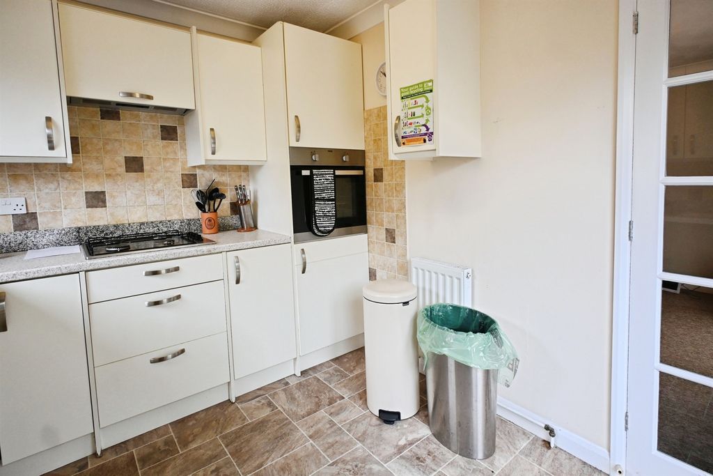 Property photo 3 of 21