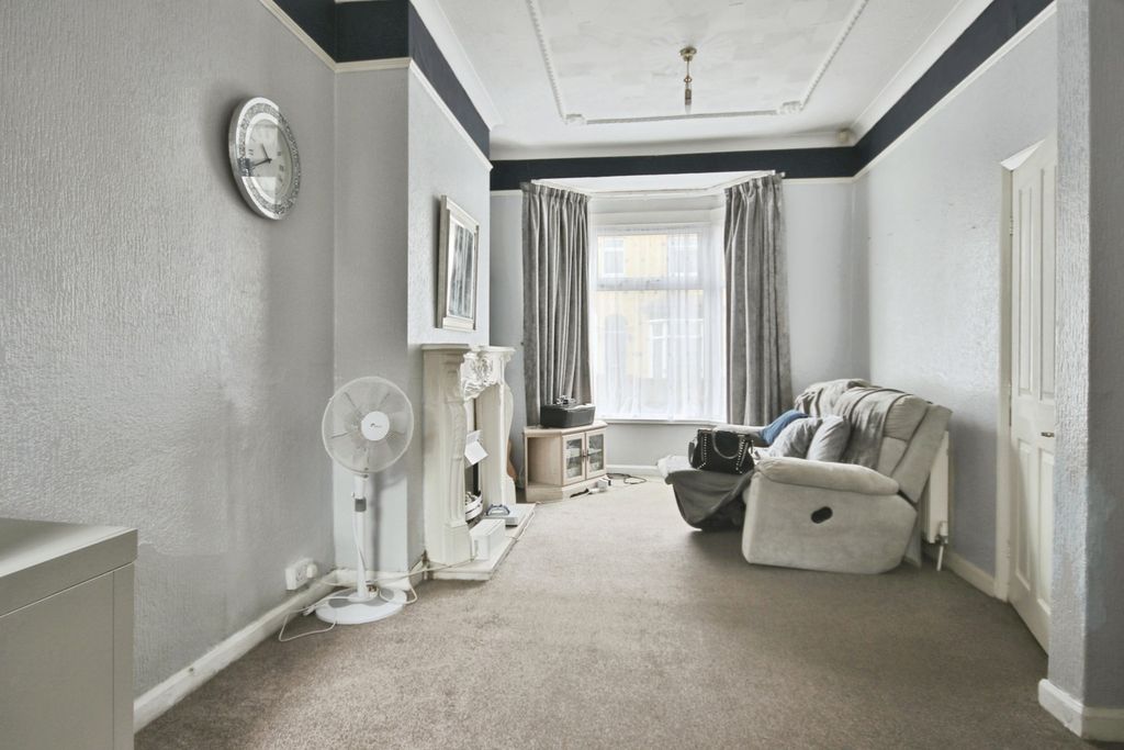 Property photo 3 of 13 3944665
