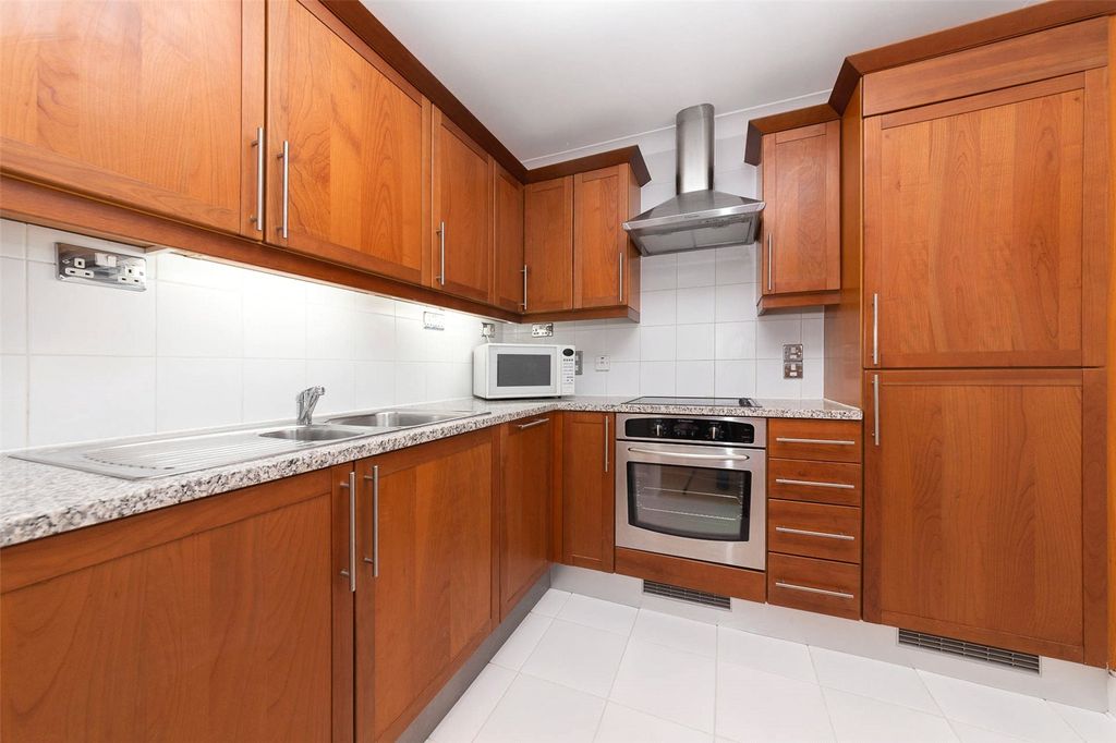 Property photo 3 of 9 Picture No. 06