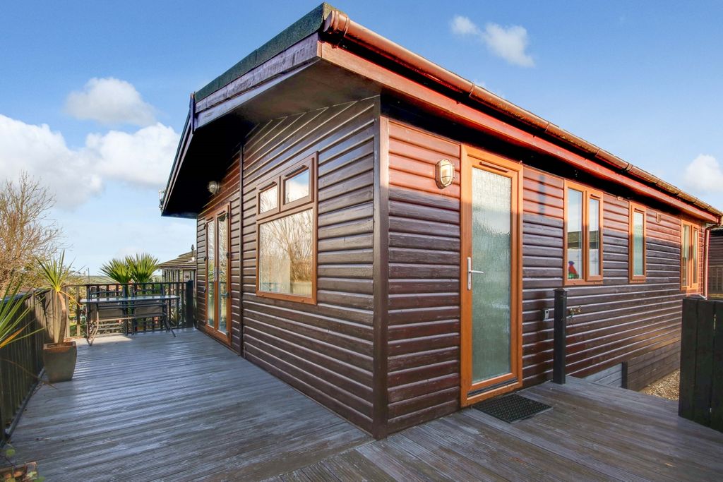 Property photo 2 of 15 Img_8321-Img_8323