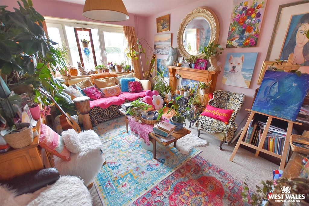 Property photo 3 of 10 7 (70).Jpg