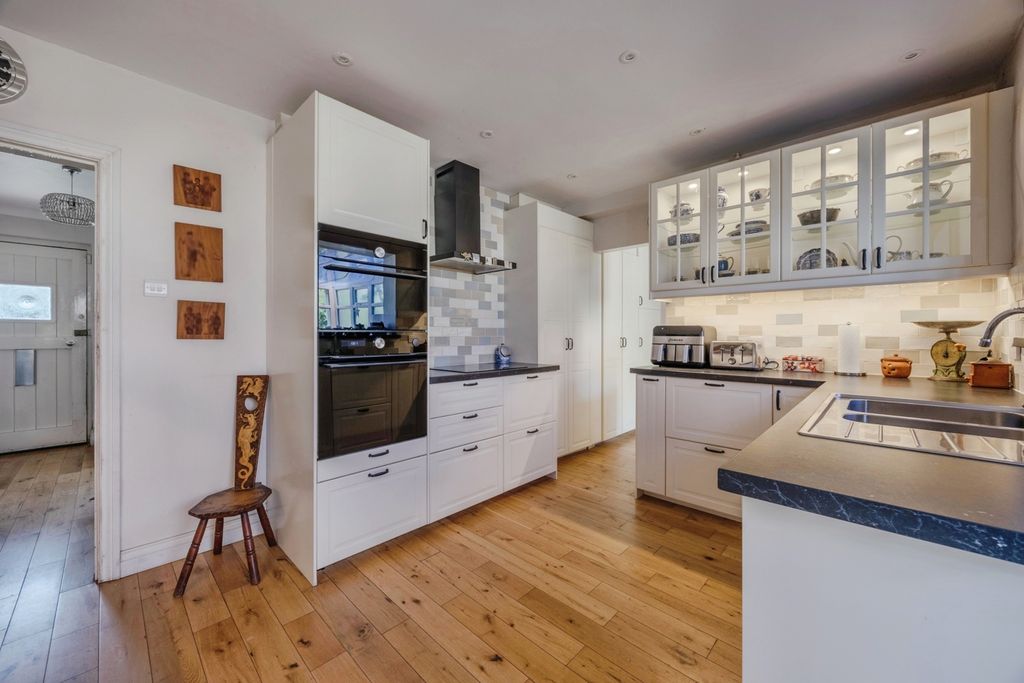 Property photo 3 of 14 Pbox-Img.Jpg