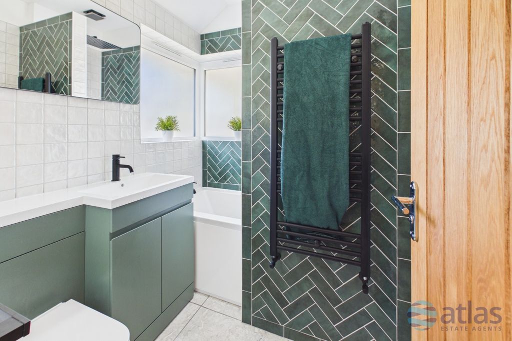 Property photo 3 of 24 Bathroom