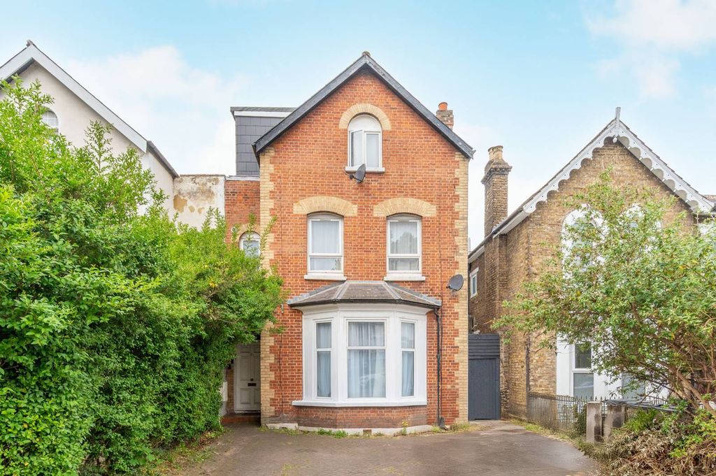 Property photo 1 of 8