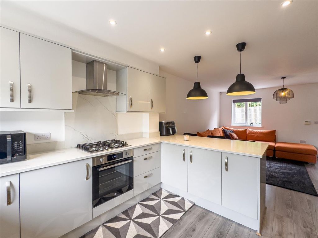 Property photo 3 of 13 Kitchen/Diner/Lounge