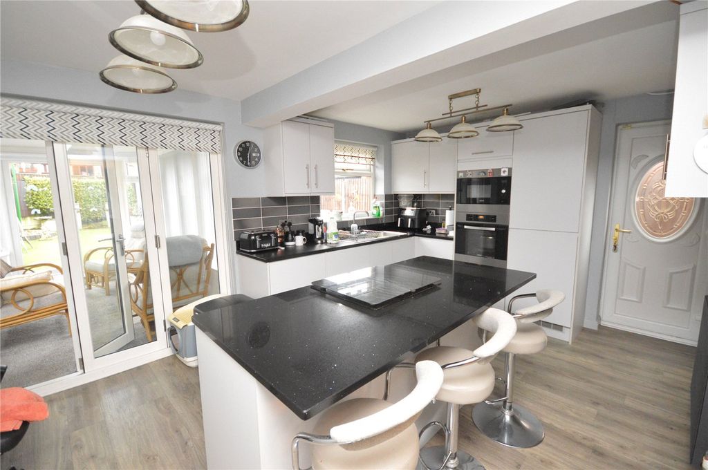 Property photo 3 of 15 Picture 3