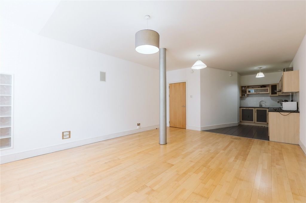 Property photo 3 of 14 Picture No. 13