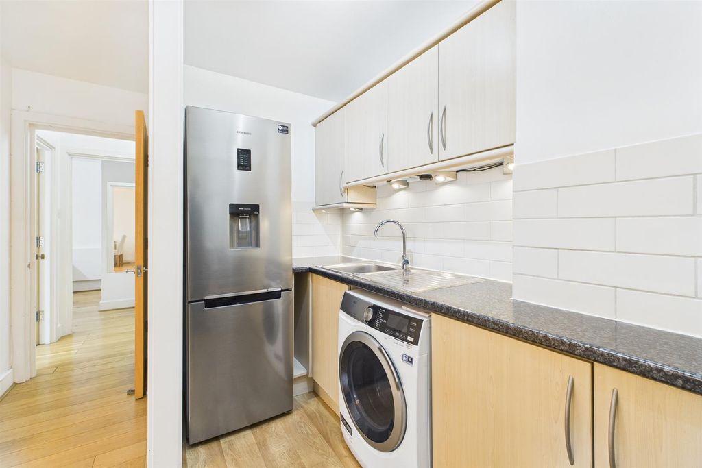 Property photo 3 of 9 Cam02985G0-Pr0076-Still017_Alt.Jpg