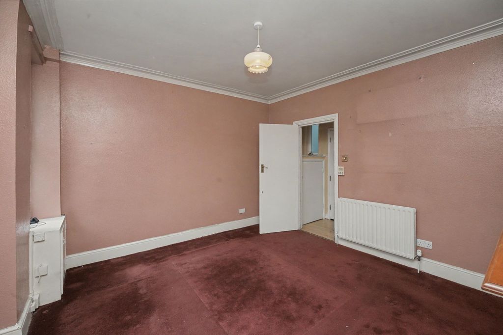 Property photo 3 of 10 111 St Olaf's Road, Fulham, London Sw6 7Dw