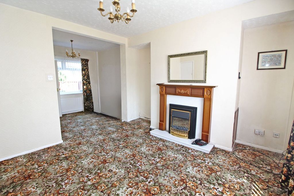 Property photo 2 of 11 Lounge