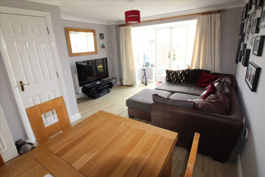 Property photo 3 of 15 Lounge/Diner