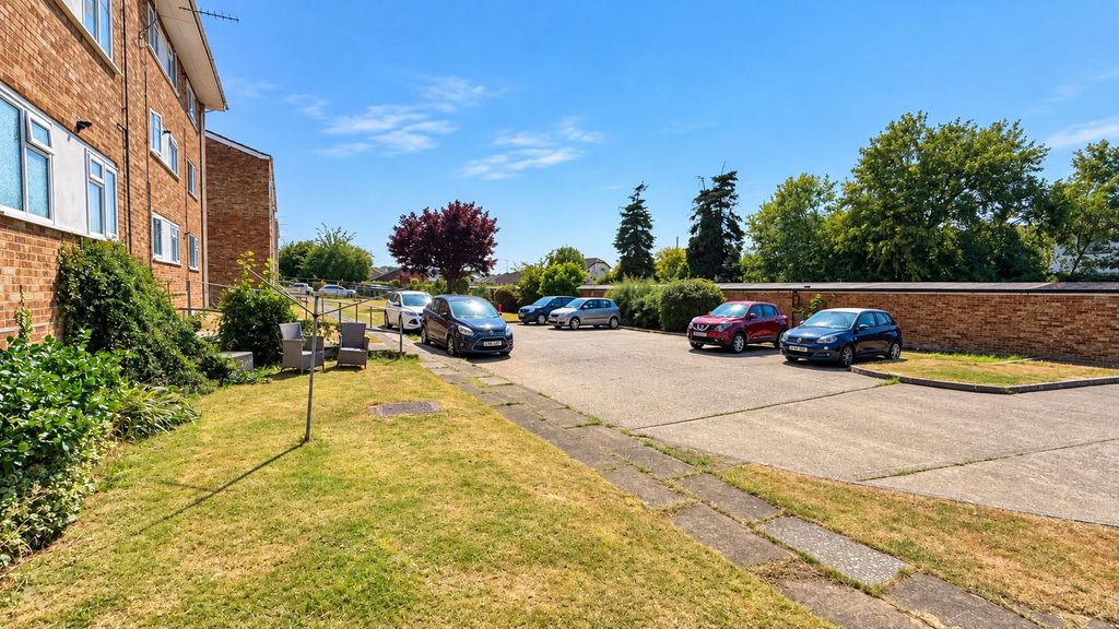 Property photo 1 of 10 Outside