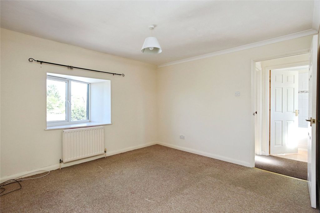 Property photo 2 of 17 Picture No. 08