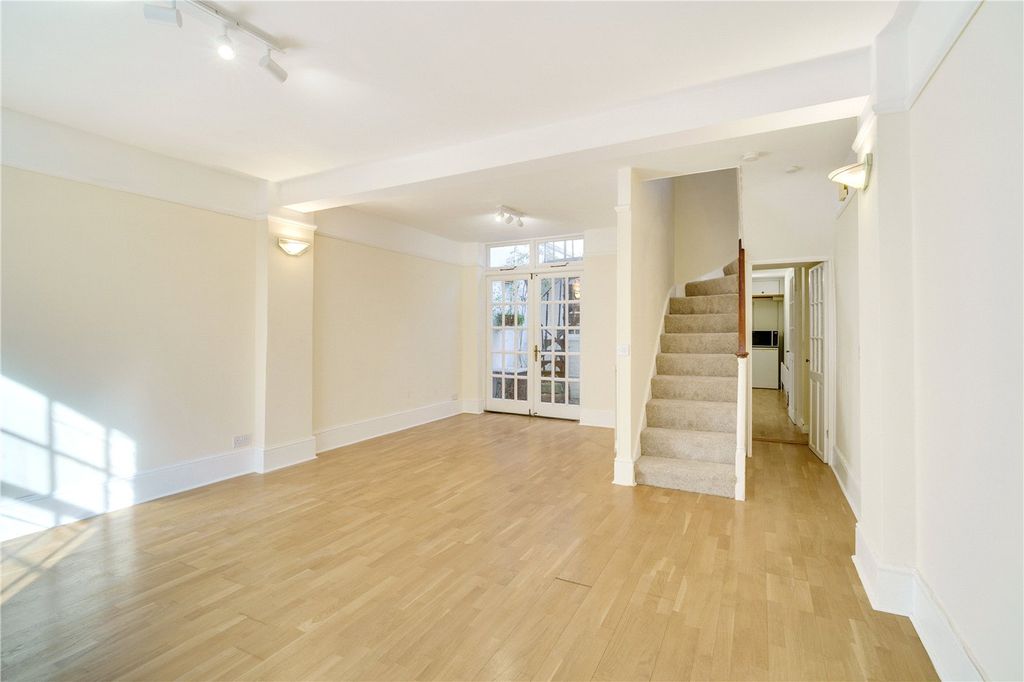 Property photo 2 of 11 Picture No. 12