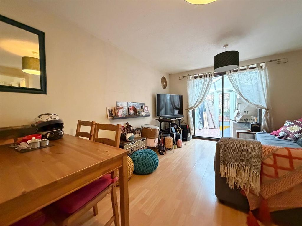 Property photo 3 of 10 Lounge/Diner