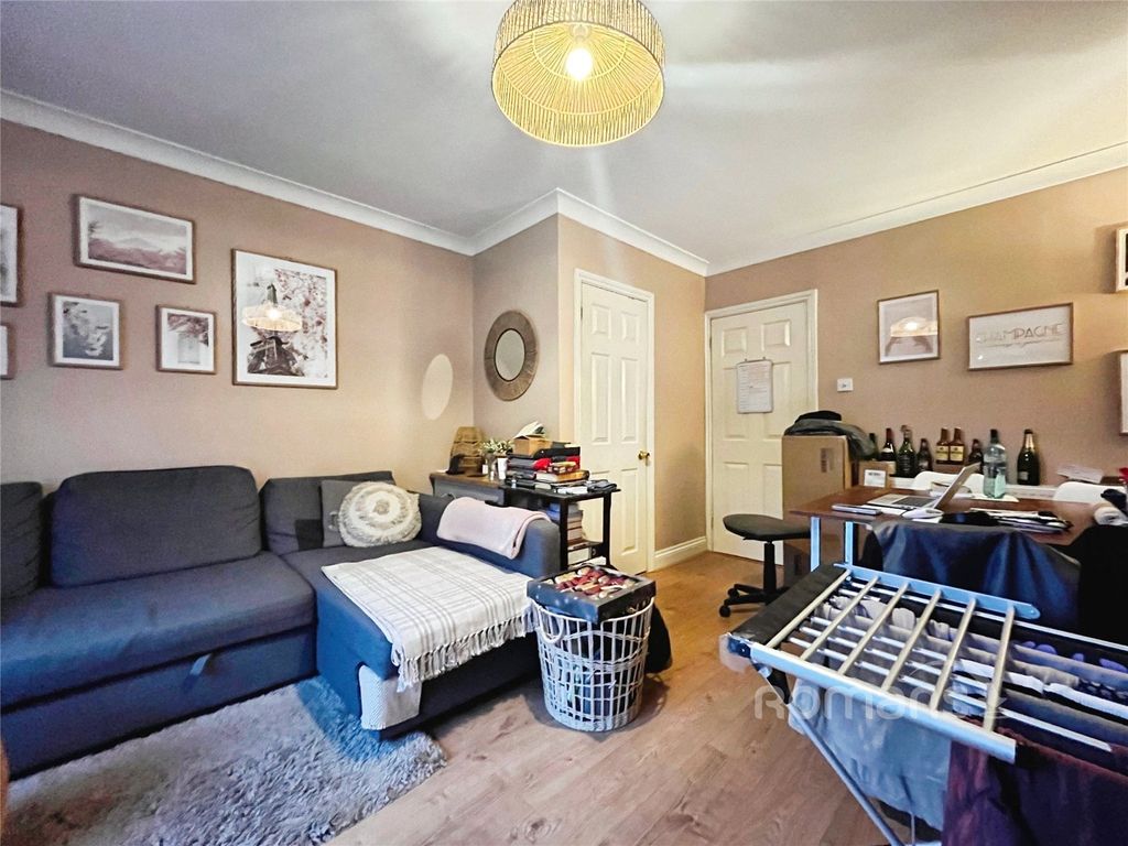 Property photo 2 of 11 Picture No. 06