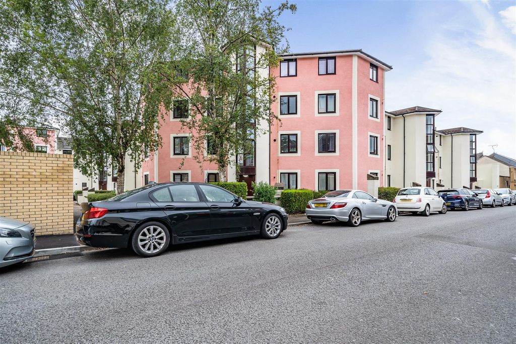 Property photo 1 of 8 O6K1Miql30Yrx4Vparzblw.Jpg