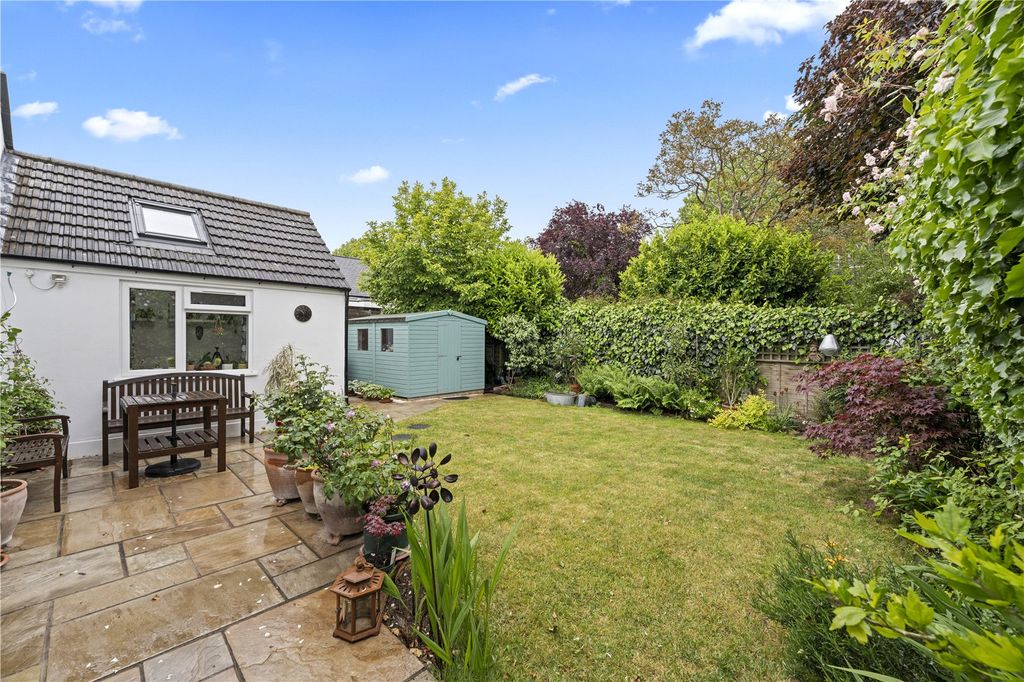 Property photo 2 of 11 Picture No. 32