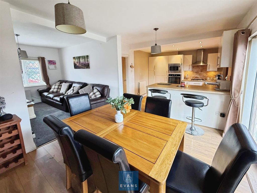 Property photo 2 of 18 Kitchen/Diner