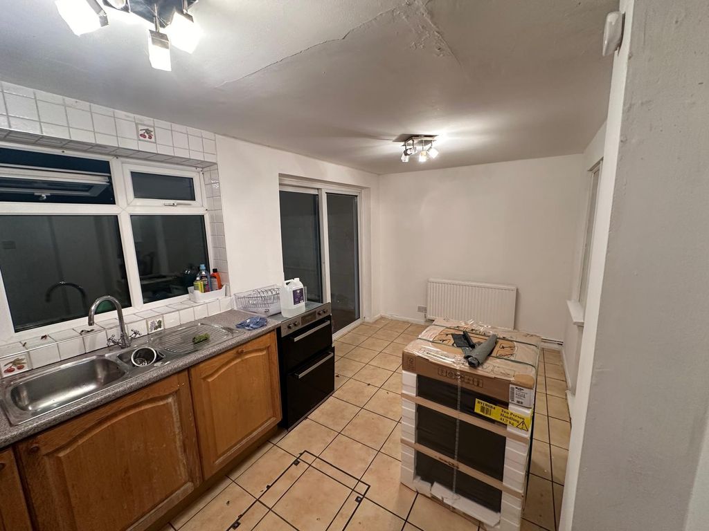 Property photo 3 of 9 Photo 3